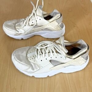 Nike Air Huarache Triple White Womens‎ Athletic Running Shoes Sneakers 8.5